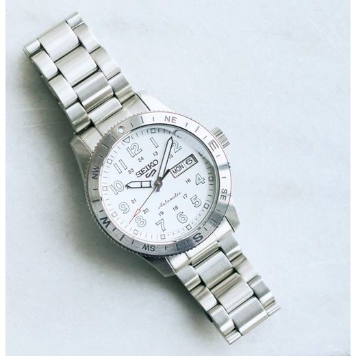 SEIKO 5 SPORTS FIELD HDB007K1 - SEIKO 5 - ZNAČKY