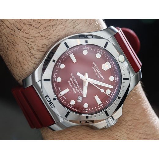 VICTORINOX I.N.O.X. PRO DIVER 241736 - I.N.O.X. - ZNAČKY
