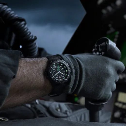 LUMINOX F-117 NIGHTHAWK™ X SKUNKWORKS® HERITAGE XA.6442.H - AIR - ZNAČKY