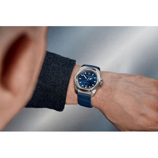 VICTORINOX I.N.O.X. 242084 - I.N.O.X. - ZNAČKY