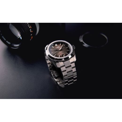 FORMEX ESSENCE FORTYONE AUTOMATIC CHRONOMETER DÉGRADÉ - ESSENCE - BRANDS