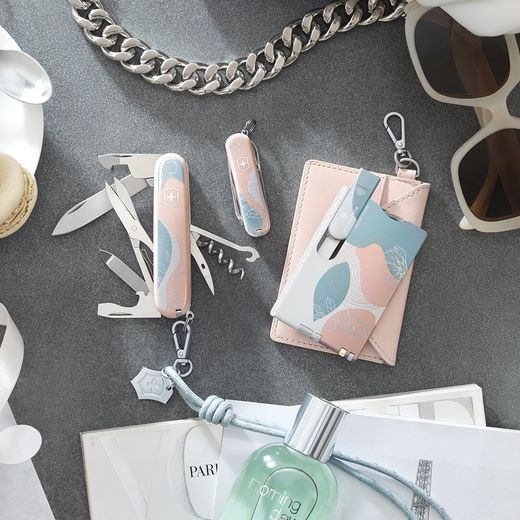 NŮŽ VICTORINOX CLASSIC SD PARIS STYLE 0.6223.E221 - KAPESNÍ NOŽE - OSTATNÍ