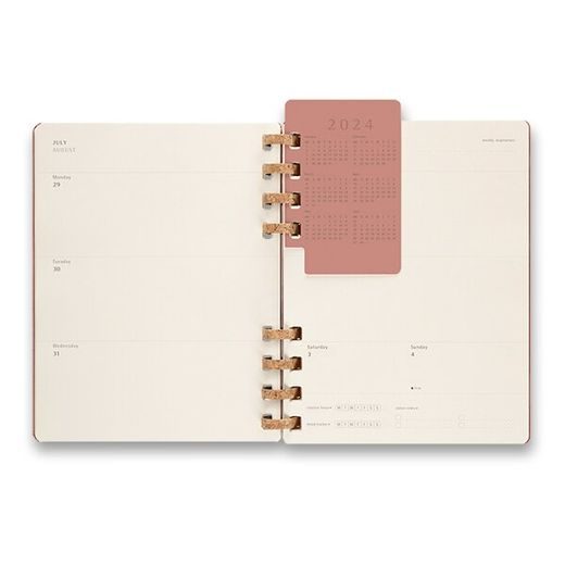 DIÁŘ MOLESKINE SPIRAL 2024 VÝBĚR BAREV - TÝDENNÍ/MĚSÍČNÍ - TVRDÉ DESKY - XL 1206/5735 - DIÁŘE A ZÁPISNÍKY - OSTATNÍ