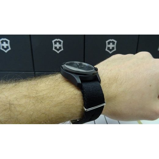 VICTORINOX ORIGINAL 241517 - VICTORINOX - ZNAČKY