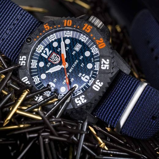 LUMINOX MASTER CARBON SEAL 3803.C - SEA - ZNAČKY