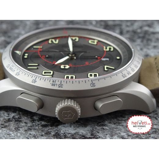 VICTORINOX AIRBOSS MACH 9 LIMITED EDITION 241732 - VICTORINOX - ZNAČKY