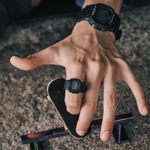 CASIO G-SHOCK NANO DWN-5600-1ER - CLASSIC COLLECTION - ZNAČKY