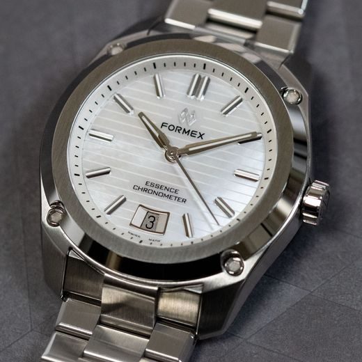 FORMEX ESSENCE THIRTYNINE AUTOMATIC CHRONOMETER NACRE - ESSENCE - ZNAČKY