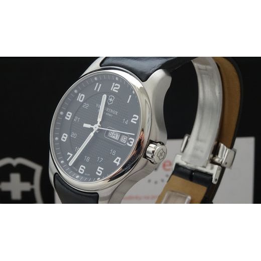 VICTORINOX OFFICER´S 241549.1 - VICTORINOX - ZNAČKY