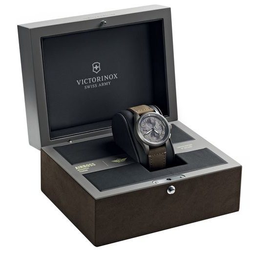 VICTORINOX AIRBOSS MECHANICAL CHRONOGRAPH LE 241599 - VICTORINOX - ZNAČKY