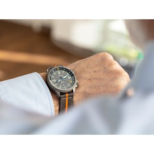 LACO FLIEGER FRANKFURT GMT GRAU - PILOT SPECIAL MODELS - ZNAČKY