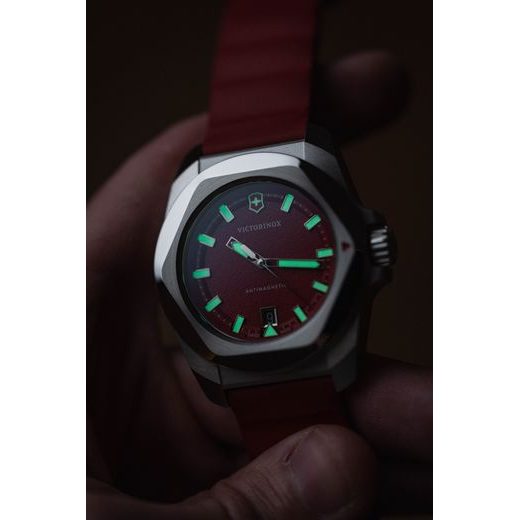 VICTORINOX I.N.O.X. 242029 - I.N.O.X. - ZNAČKY