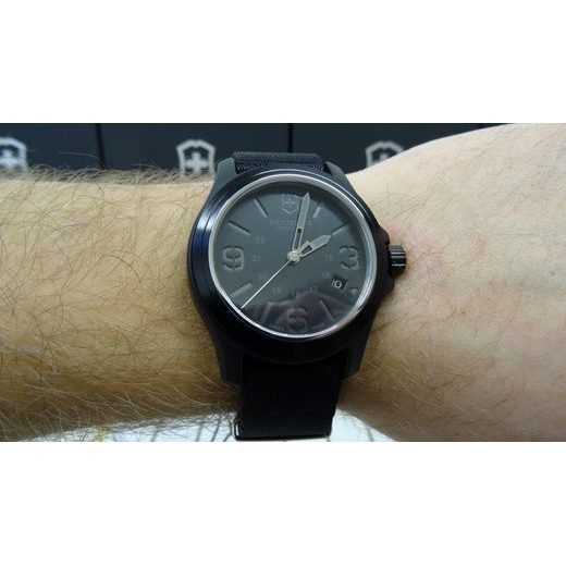 VICTORINOX ORIGINAL 241517 - VICTORINOX - ZNAČKY