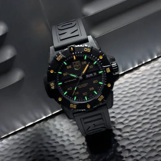 LUMINOX MASTER CARBON SEAL AUTOMATIC XS.3865.GOLD - LIMITED EDITION - SEA - ZNAČKY