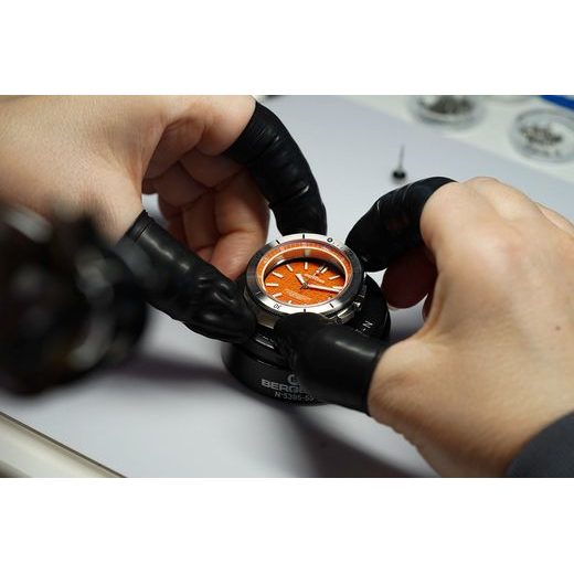 FORTIS MARINEMASTER M-40 AMBER ORANGE F8120024 - MARINEMASTER - ZNAČKY