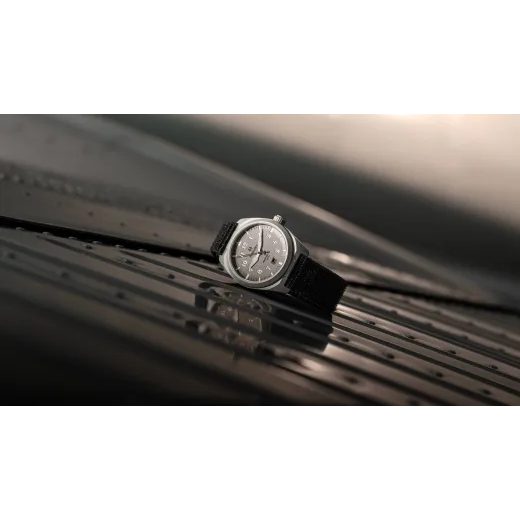 FORMEX AIRFIELD AUTOMATIC TARMAC GRAY - FIELD AUTOMATIC - BRANDS
