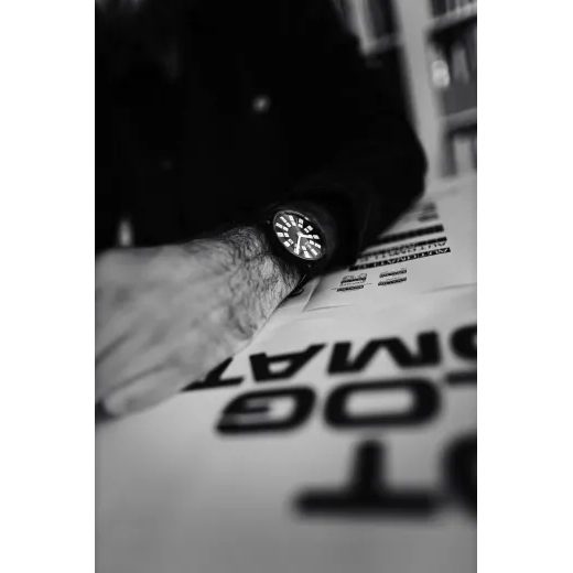 ROBOT GRAPHIC ANALOG BLACK - GRAPHIC ANALOG - BRANDS