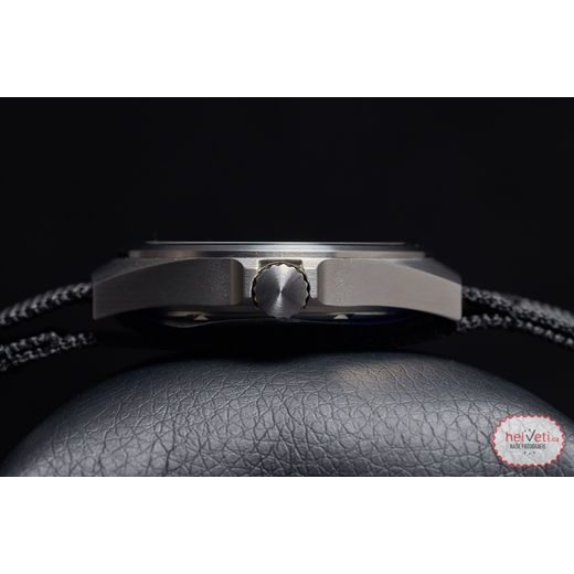 TRASER P59 ESSENTIAL M BLACK NATO - TRASER - ZNAČKY