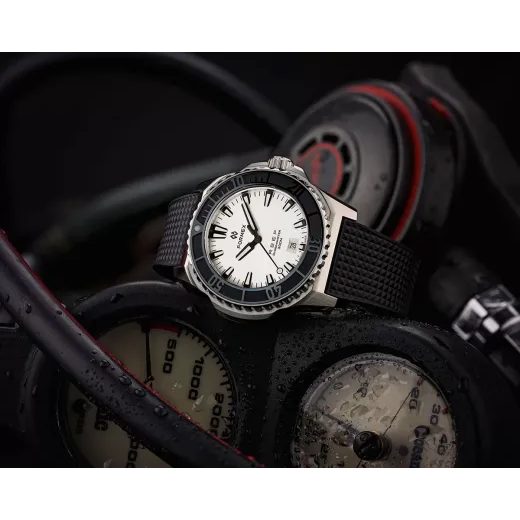 FORMEX REEF 39,5 AUTOMATIC CHRONOMETER WHITE DIAL - REEF - ZNAČKY