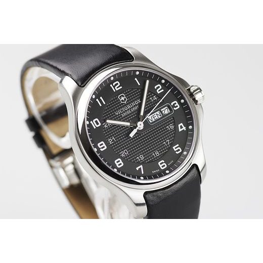 VICTORINOX OFFICER´S 241549.1 - VICTORINOX - ZNAČKY