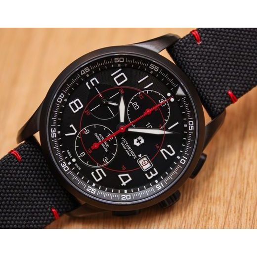 VICTORINOX AIRBOSS MECHANICAL CHRONOGRAPH BLACK EDITION 241721 - VICTORINOX - ZNAČKY