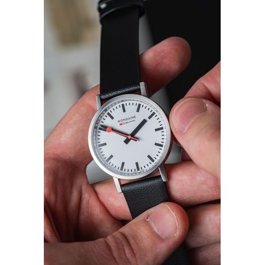 MONDAINE CLASSIC A660.30314.16SBBV - CLASSIC - ZNAČKY