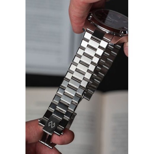 FORMEX ESSENCE FORTYTHREE AUTOMATIC CHRONOMETER GAMARET STEEL BRACELET 0330.1.6671.100 - ESSENCE - BRANDS