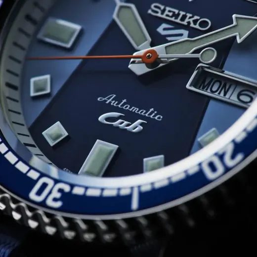 SEIKO 5 SPORTS SRPK37K1 SKX SENSE STYLE SUPER CUB LIMITED EDITION - SEIKO 5 SPORTS 2019 - ZNAČKY
