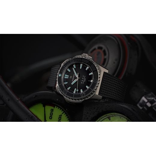 FORMEX REEF 42 AUTOMATIC CHRONOMETER BLACK DIAL - REEF - BRANDS