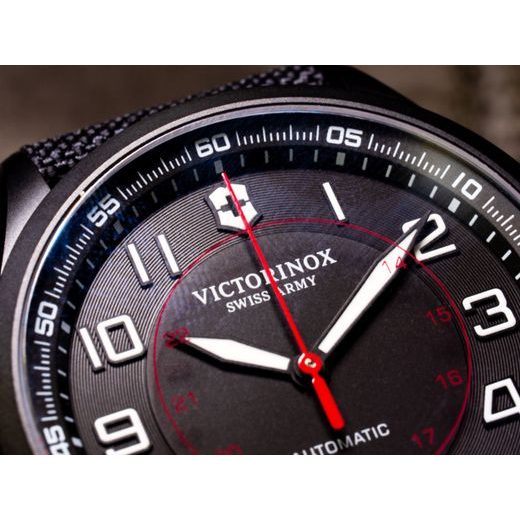 VICTORINOX AIRBOSS MECHANICAL BLACK EDITION 241720 - AIRBOSS - BRANDS