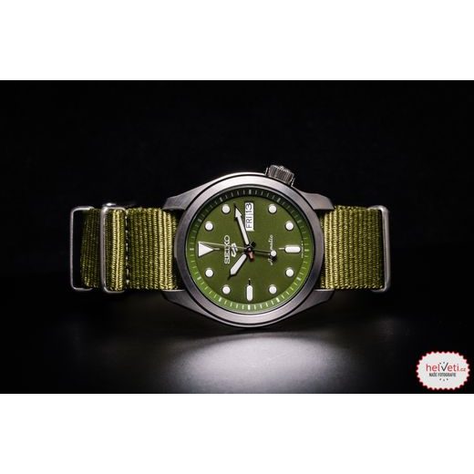 Seiko 5 Sports SRPE65K1 