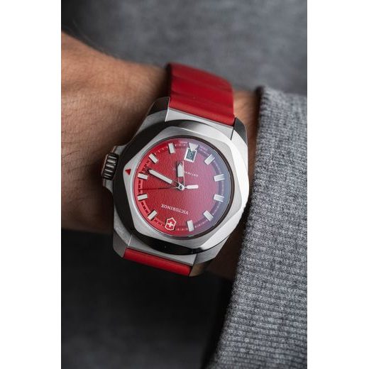 VICTORINOX I.N.O.X. 242029 - I.N.O.X. - ZNAČKY