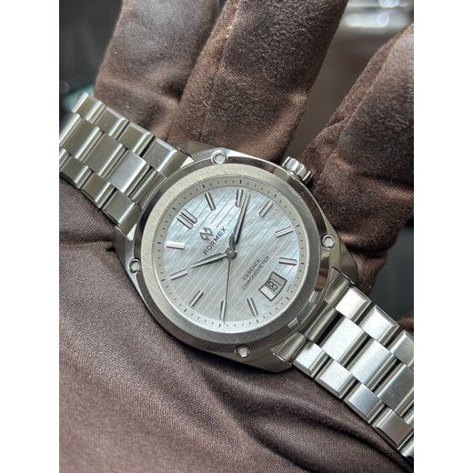 FORMEX ESSENCE THIRTYNINE AUTOMATIC CHRONOMETER NACRE - ESSENCE - ZNAČKY