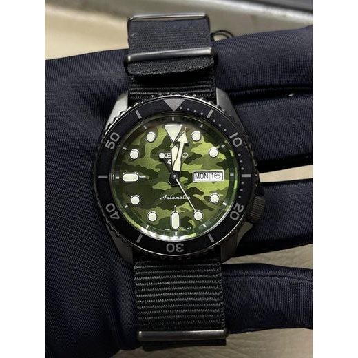 SEIKO 5 SPORTS SKX CAMOUFLAGE STREET STYLE SRPJ37K1 - SEIKO 5 SPORTS 2019 - ZNAČKY