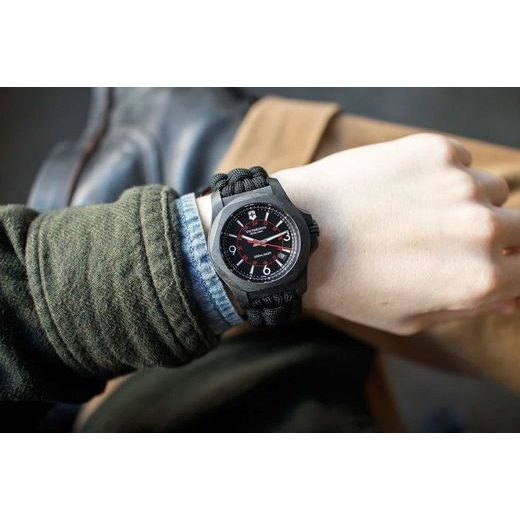 VICTORINOX I.N.O.X. CARBON 241776 - VICTORINOX - ZNAČKY