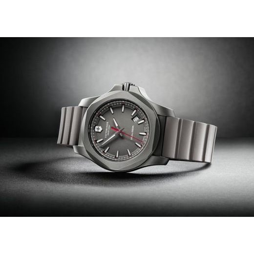 VICTORINOX I.N.O.X. TITANIUM 241757 - VICTORINOX - ZNAČKY