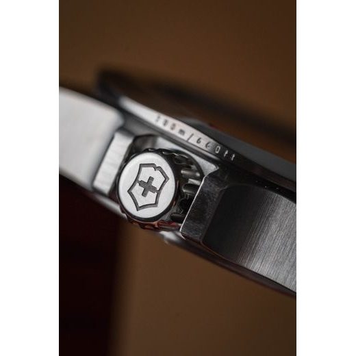 VICTORINOX I.N.O.X. 242029 - I.N.O.X. - ZNAČKY