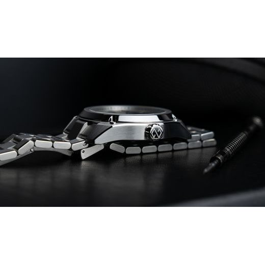 FORMEX ESSENCE THIRTYNINE AUTOMATIC CHRONOMETER BLACK PEARL STEEL BRACELET 0339.1.6641.101 - ESSENCE - ZNAČKY