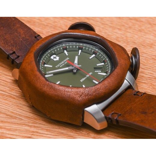 VICTORINOX I.N.O.X. 241718 REMADE IN SWITZERLAND - VICTORINOX - ZNAČKY