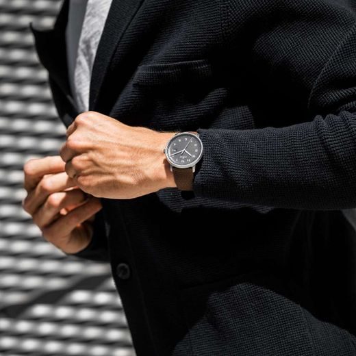 JUNGHANS FORM A TITAN 027/2002.00 - FORM A - BRANDS