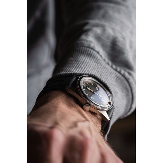 PRIM ORLÍK 38 105-001-487-00-1 - MANUFACTURE 1949 - ZNAČKY