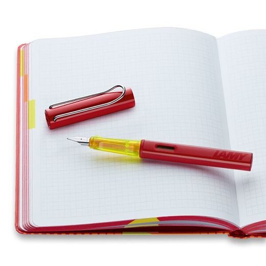 DÁRKOVÁ SADA PLNICÍ PERO LAMY AL-STAR GLOSSY RED A ZÁPISNÍK - MĚKKÉ DESKY - A5, ČTVEREČKOVANÝ 1506/0226790 - PENS SETS - ACCESSORIES