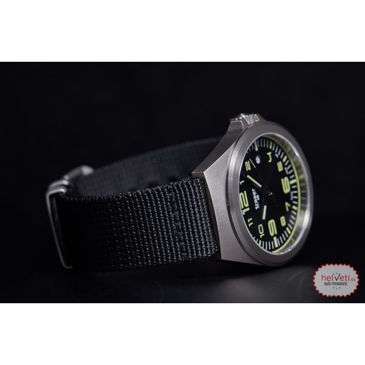 TRASER P59 ESSENTIAL M BLACK NATO - TRASER - ZNAČKY