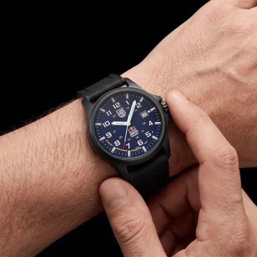 LUMINOX ATACAMA FIELD SERIA 1960 RED BULL AMPOL RACING EDIȚIE LIMITATĂ XL.1970.ARB.N - LAND - MĂRCI