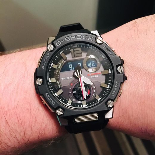 CASIO G-SHOCK GST-B300-1AER CARBON CORE GUARD - CASIO - ZNAČKY