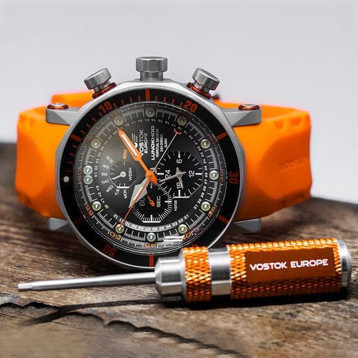 VOSTOK EUROPE LUNOCHOD-2 MULTIFUNCIONAL LINE YM86-620A506B - LUNOCHOD-2 - ZNAČKY