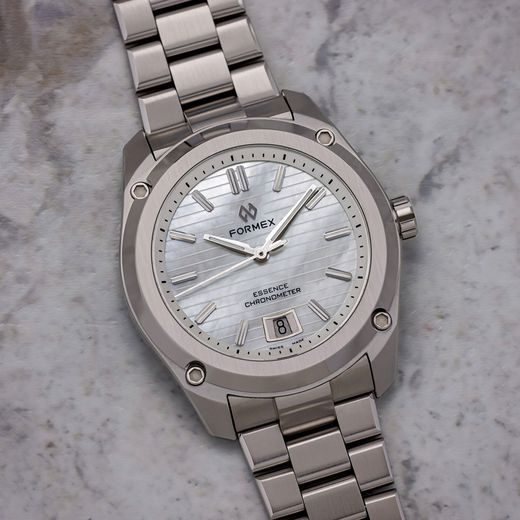 FORMEX ESSENCE THIRTYNINE AUTOMATIC CHRONOMETER NACRE - ESSENCE - ZNAČKY