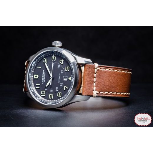 VICTORINOX AIRBOSS MECHANICAL 241507 - AIRBOSS - ZNAČKY