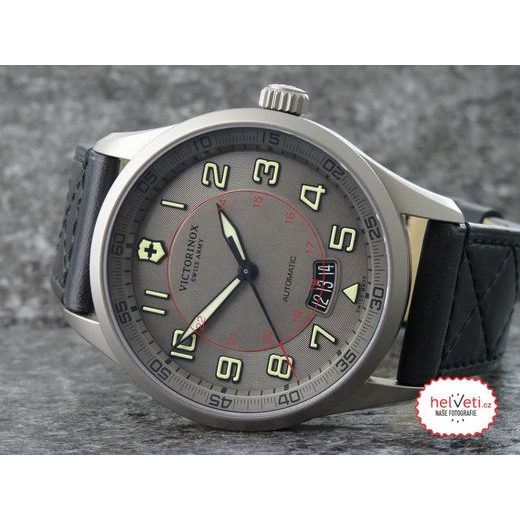 VICTORINOX AIRBOSS MECHANICAL LIMITED EDITION 241760 - VICTORINOX - ZNAČKY