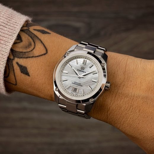 FORMEX ESSENCE THIRTYNINE AUTOMATIC CHRONOMETER NACRE - ESSENCE - ZNAČKY